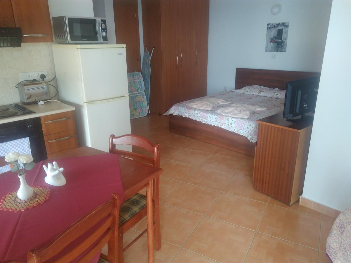 Yialos Apartments Pissouri Eksteriør billede